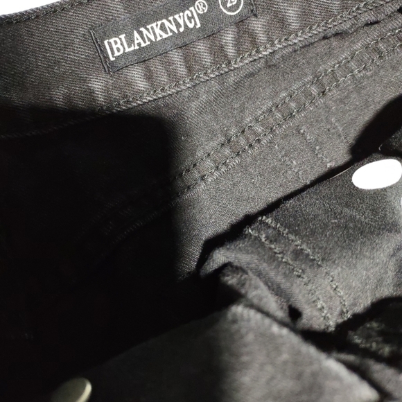 Blank NYC Black Distressed Denim Cutoff Shorts Size 29 - Picture 4 of 4